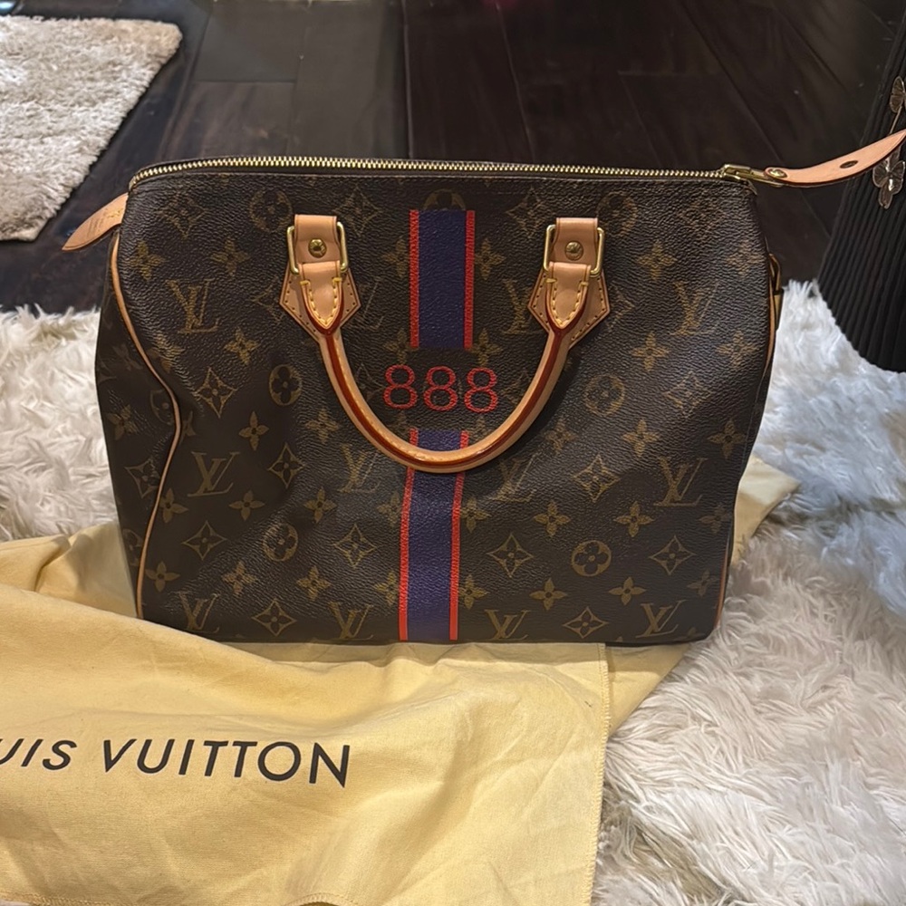 Louis Vuitton speedy